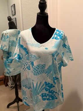 Talbots Aqua and White Floral V-Neck Short Sleeve Tee